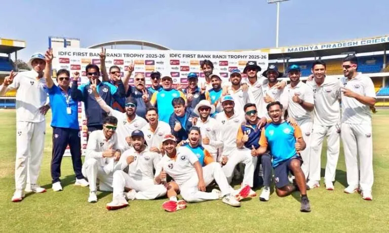 ര​ഞ്ജി ട്രോ​ഫി ച​രി​ത്ര​ത്തി​ലാ​ദ്യം; ക​ശ്മീ​ർ സെ​മി​യി​ൽ