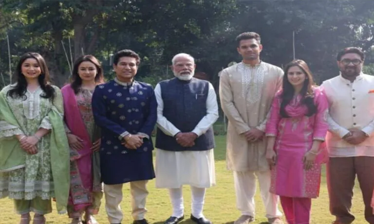 മകൻ അർജുൻ ടെൻഡുൽക്കറിന്‍റെ വിവാഹത്തിന് പ്രധാനമന്ത്രിയെ ക്ഷണിച്ച് സച്ചിനും കുടുംബവും