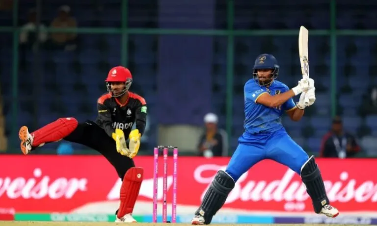 അഞ്ച് വിക്കറ്റ് പിഴുത് ജുനൈദ് സിദ്ദിഖി, ആര്യൻഷ് ശർമക്കും സോഹൈബ് ഖാനും ഫിഫ്റ്റി; കാനഡയെ തകർത്ത് യു.എ.ഇ