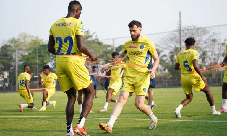 കേരള ബ്ലാസ്റ്റേഴ്‌സ് ടീം പ്രഖ്യാപിച്ചു; ആദ്യ കളി ശനിയാഴ്ച ബഗാനെതിരെ