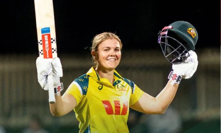 ജോർജിയ വോളിന് സെഞ്ച്വറി; ഇന്ത്യൻ വനിതകൾക്കെതിരെ ആസ്‌ട്രേലിയക്ക് ജയം, പരമ്പര