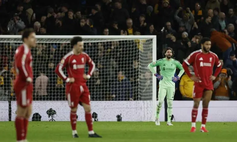 സലാഹ് ഗോളടിച്ചിട്ടും രക്ഷയില്ല! അവസാന സ്ഥാനക്കാരോട് ലിവർപൂളിന് ഞെട്ടിക്കുന്ന തോൽവി