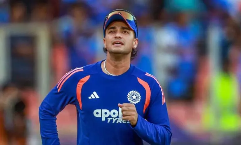 അഭിഷേക് ശർമയെ ഒഴിവാക്കൂ...; ട്വന്‍റി20 ലോകകപ്പ് ഫൈനലിൽ കളിപ്പിക്കരുതെന്ന് മുൻ ഇന്ത്യൻ താരം