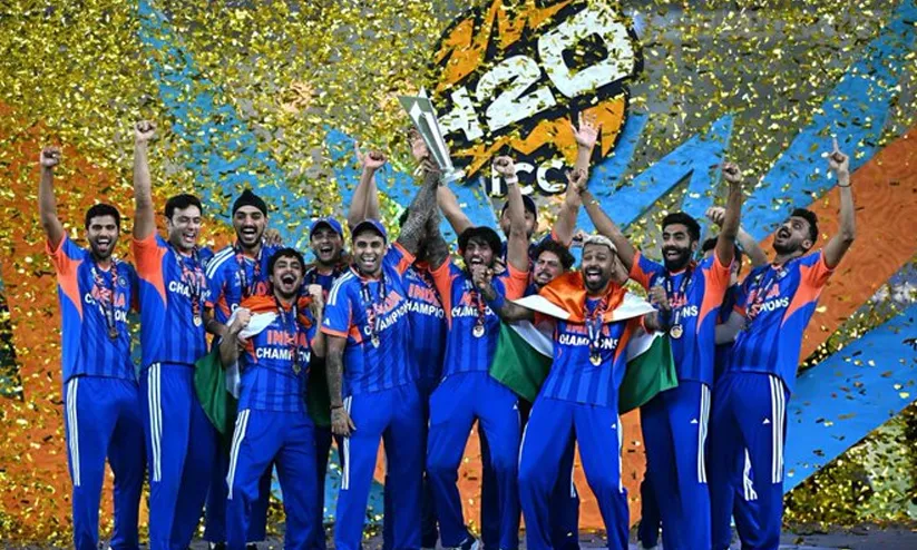 സഞ്ജുവിനെ ലോകകപ്പ് ഫോട്ടോയിൽനിന്ന് ശുഭ്മൻ ഗിൽ മനഃപൂർവം എഡിറ്റ് ചെയ്ത് മാറ്റിയോ?