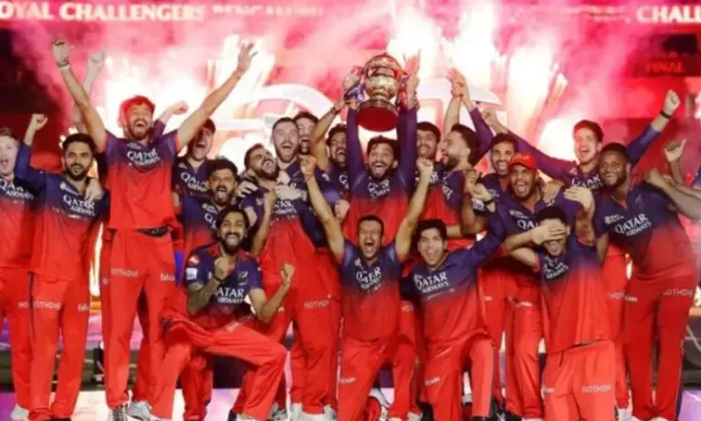 റോയൽ ചലഞ്ചേഴ്സ് ബംഗളൂരുവിനെ സ്വന്തമാക്കി ആദിത്യ ബിർള ഗ്രൂപ്പ്, റെക്കോഡ് ഡീൽ! രാജസ്ഥാനെ മറികടന്ന് ഐ.പി.എല്ലിലെ വിലയേറിയ ഫ്രാഞ്ചൈസി