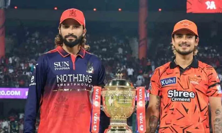 ഐ.പി.എല്ലിന് ആവേശകരമായ തുടക്കം; ഹൈദരാബാദിനെതിരെ ടോസ് നേടിയ ബംഗളൂരു ഫീൽഡിങ് തെരഞ്ഞെടുത്തു