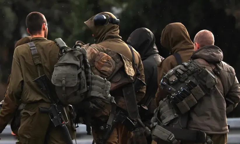 സൈനിക വേഷത്തിൽ വെടിയുതിർക്കുന്ന ഇസ്രായേൽ താരത്തിന്റെ ദൃശ്യം പുറത്ത്; ഫിഫ നടപടിയെടുക്കണമെന്ന ആവശ്യവുമായി ഫുട്ബോൾ ലോകം