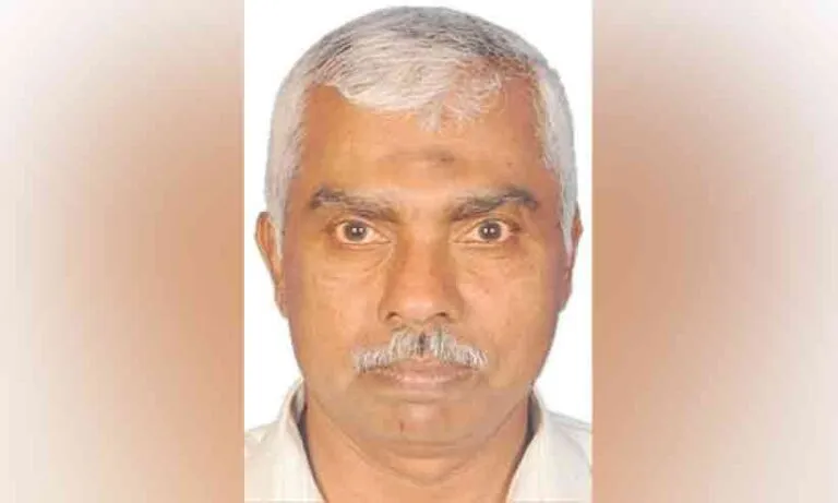 കാഴ്ചയായി, ശബ്ദമായി അവരെ കളിക്കളത്തിലേക്ക് കൈപിടിച്ച സലാം മാഷ് വിരമിച്ചു