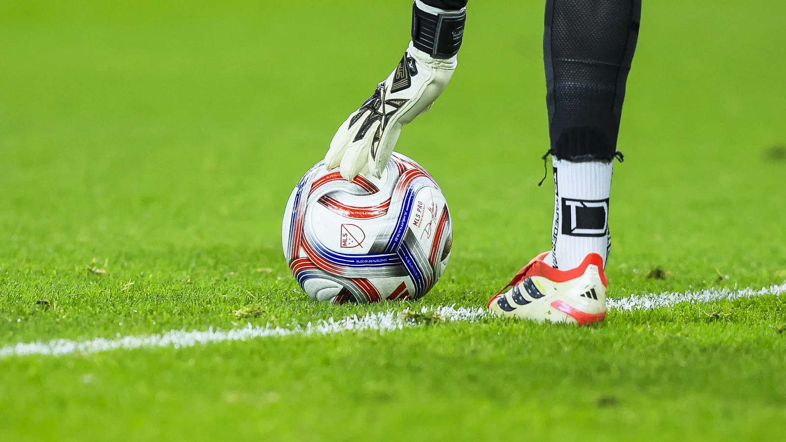 ലയോണിനെതിരായ മത്സരം: പിഎസ്‌ജി താരം വിറ്റിഞ്ഞയ്ക്ക് പരിക്ക്; പകരക്കാരനായി ഇറങ്ങി