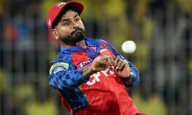 ജയിച്ചിട്ടും പഞ്ചാബിന് ‘പണി കിട്ടി’! ശ്രേയസ്സിനും താരങ്ങൾക്കും വമ്പൻ പിഴ, ആവർത്തിച്ചാൽ വിലക്ക്?