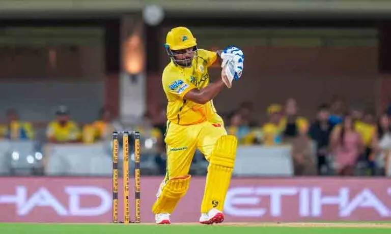 ചെപ്പോക്കിൽ സഞ്ജു ഷോ; ഡൽഹിക്കെതിരെ ചെന്നൈക്ക് മികച്ച തുടക്കം