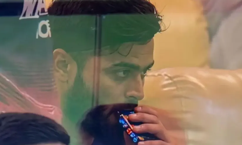 കുറ്റം സമ്മതിച്ച് പരാഗ്, ഡ്രസിങ് റൂമിലിരുന്ന് ഇ-സിഗരറ്റ് വലിച്ചതിന് ‘പണികിട്ടി’; കനത്ത പിഴ