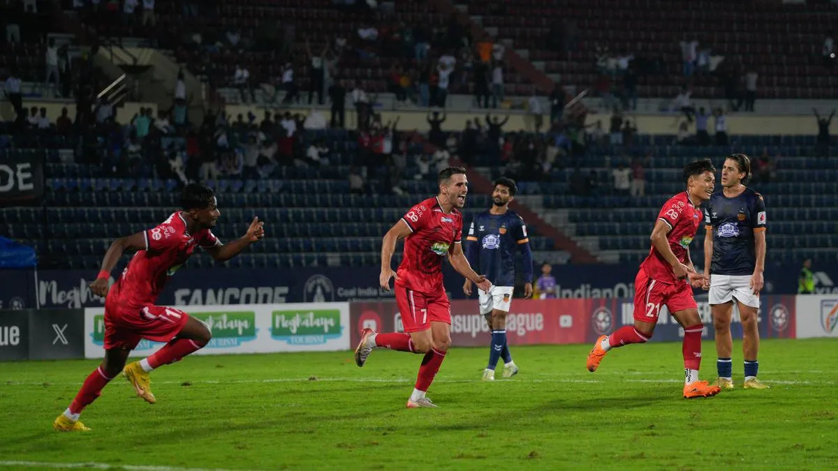 ISL 2025-26: ഇന്റർ കാശിക്കെതിരെ നോർത്ത് ഈസ്റ്റ് യുണൈറ്റഡിന് ജയം; വിജയഗോൾ പാർത്ഥിബിന്റേത്
