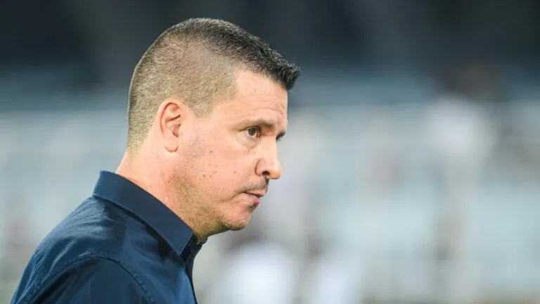 ISL 2025-26: കൊൽക്കത്ത ഡെർബി ഫൈനലിന് ഒരുങ്ങി സെർജിയോ ലൊബേറയും മോഹൻ ബഗാനും