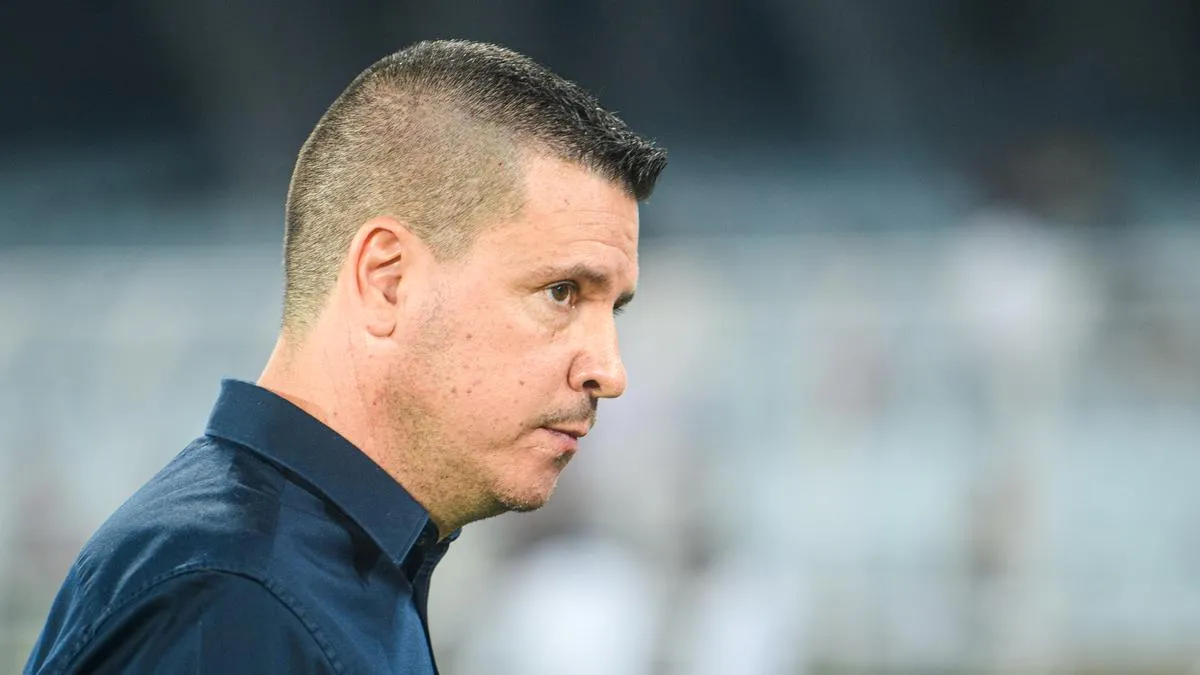 ISL 2025-26: കൊൽക്കത്ത ഡെർബി ഫൈനലിന് ഒരുങ്ങി സെർജിയോ ലൊബേറയും മോഹൻ ബഗാനും