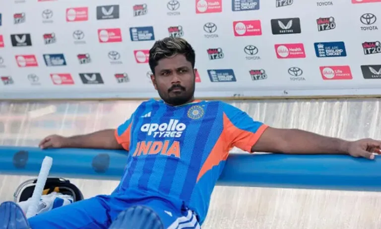മത്സരിക്കേണ്ടത് സ്വന്തം ടീമംഗങ്ങളോടല്ല, എതിരാളികളോട്'; തന്റെ നിലപാട് വീണ്ടും വ്യക്തമാക്കി സഞ്ജു സാംസൺ