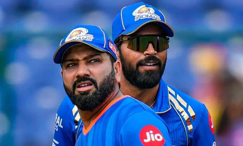 മുംബൈ ക്യാപ്റ്റനായി രോഹിത് ശർമ്മ തിരിച്ചെത്തുമോ... സത്യാവസ്ഥ എന്ത്? ഹാർദിക് പാണ്ഡ്യയുടെ ട്രേഡിംഗിലും വ്യക്തത